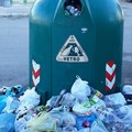 Campana di vetro stracolma, i cittadini di Barletta costretti all'inciviltà