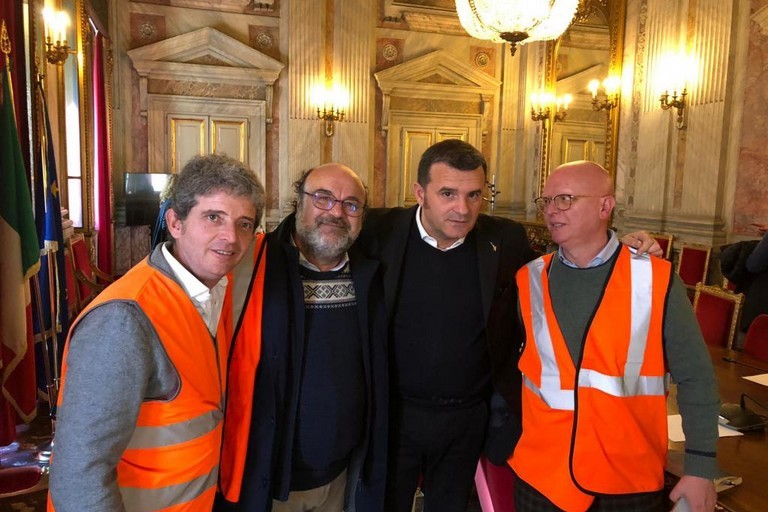 Gilet Arancioni con Zeuli